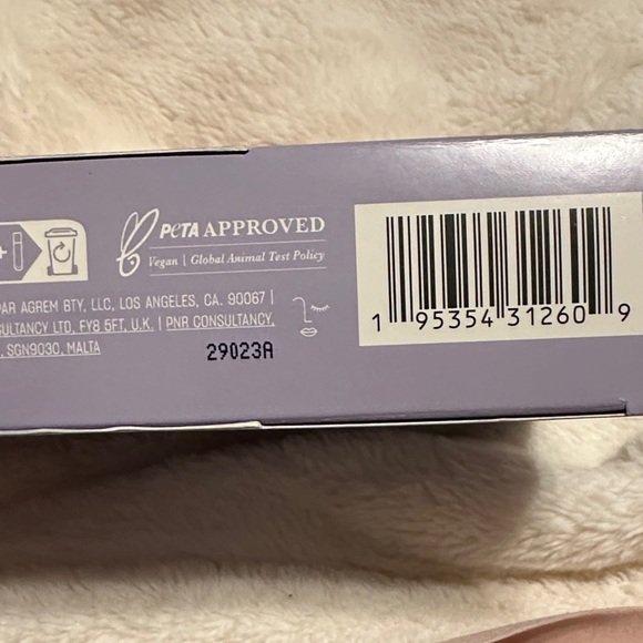 R.E.M. Beauty Yours Truly Makeup set Trio New in box - Picture 4 of 12